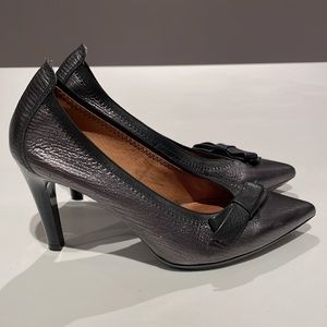 (2/$70) Hispanitas joy is a choice metallic bronze leather heels bow detail 36